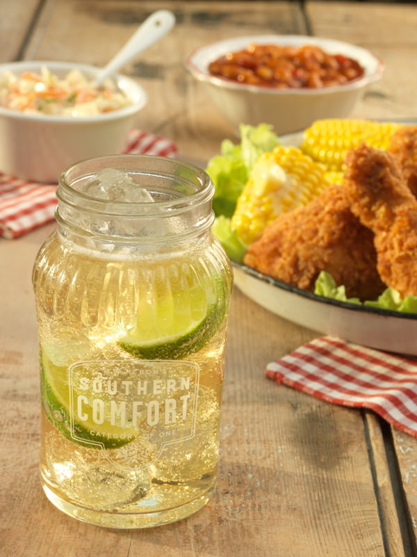 Southern Comfort Lemon & Lime cocktail with Southern Fried Chicken