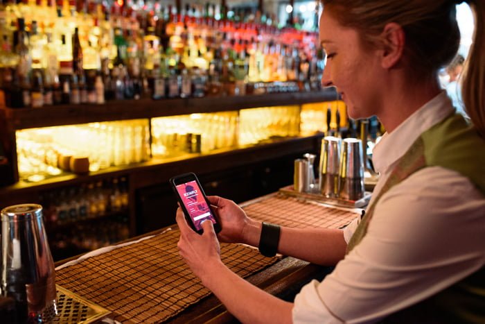 Workforce management expert Bizimply and payroll specialist Moorepay have joined forces to offer an integrated solution which frees managers to meet customer expectations, and gives hospitality employers clear oversight of all their employee requirements.